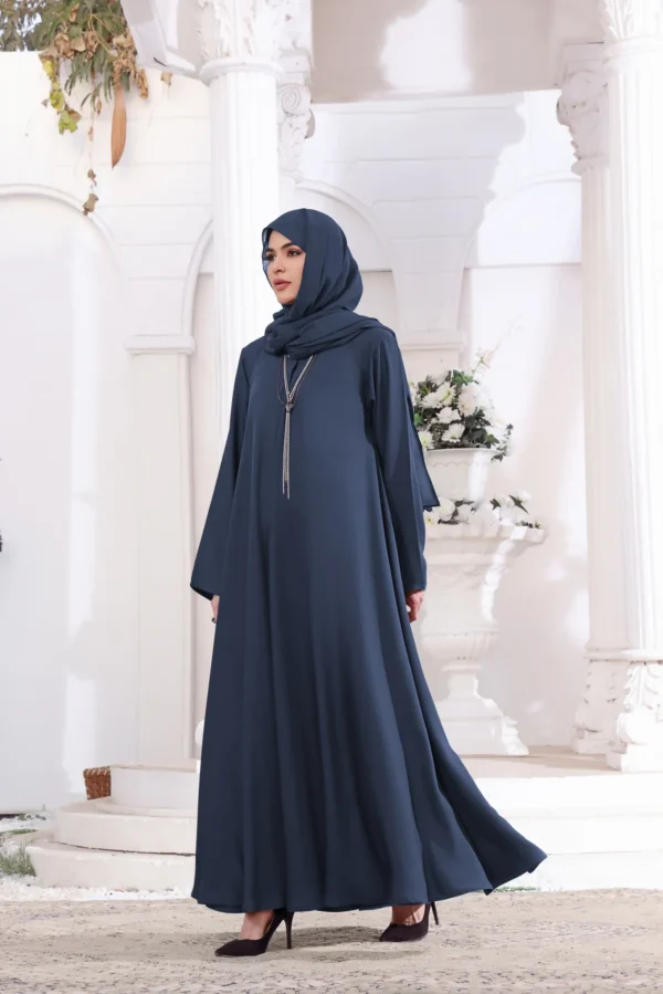 32 Omaima Blue
